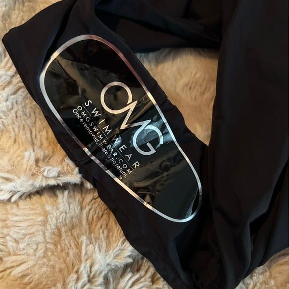 OMG Swim NWT Heartbreaker Monokini One Piece - Picture 5 of 6